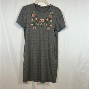 First Love Floral Embroidered Black White Dress Pockets Pullover Size Large Midi